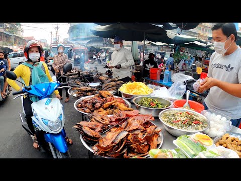 Olympic Market Street Food, Evening Lively Food Market Scene in Phnom Penh, Cambodian Food