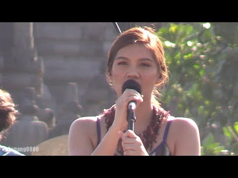 Monita Tahalea – Senja @ Prambanan Jazz 2018 [HD]