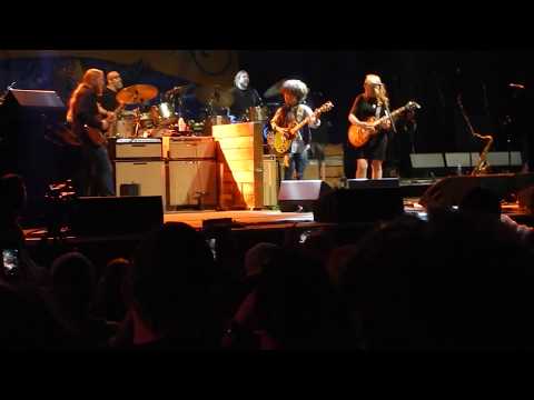 Tedeschi Trucks Band ft. "Taz" Niederauer - Statesboro Blues