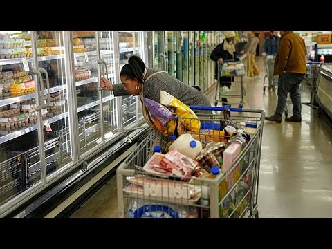 Video Thumbnail: USA: Leere Regale, Kundschaft hamstert vor dem Wintersturm