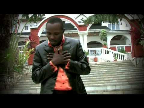 Nini azali na motuya johnny lutondo