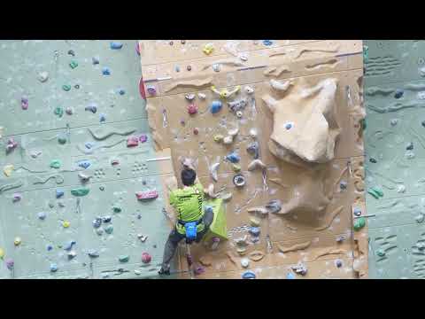 Überhangklettern: 6b Violette #Impulsiv-Weil