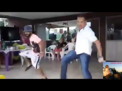 Os bom de dança no bar