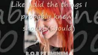 Download lagu B.o.B_ft._Eminem___Hayley_Williams_-_Airplanes_Lyrics_[www.keepvid.com].3gp mp3