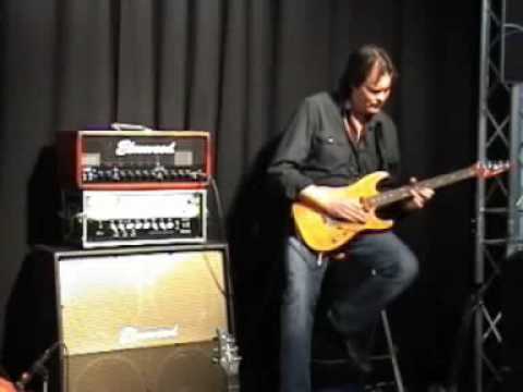 Mats Johanson demoing an Elmwood Modena M60 HQ