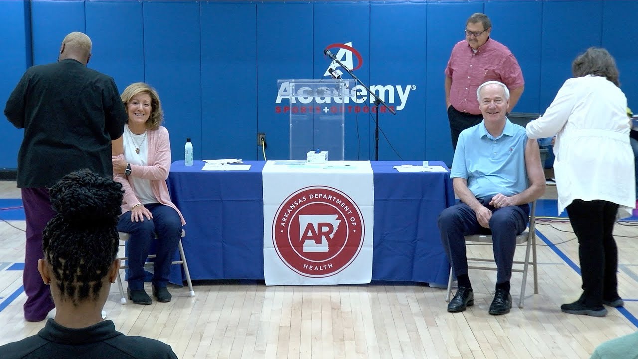 Governor Asa Hutchinson and ADH Secretary Renee Mallory Receive Flu Shot