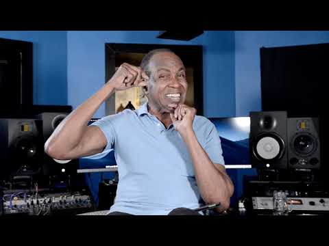 WEIRD Exercise That Stops Your Voice Cracking When You Sing