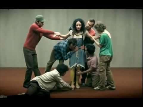 Yasemin Mori - Aslında Bir Konu Var