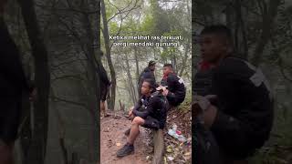 Download lagu “Bukan maen ngelihat outfit pendaki jaman now.” 😱 #fyp #alam #gunung #pendaki #pendakigunung mp3