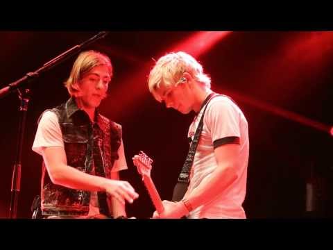 Thumbnail for Girls (The 1975)/Say You'll Stay - R5 (Soundcheck at Club Nokia) by The 1975