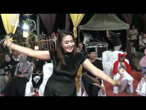 BUNGA AYU SAGITA PENGANTIN BARU (HEBOH GOYANGANYA) Feat SANDI SUNAN KENDANG GILA KENDANGNYA NGEBUTTT