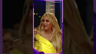 #PaulinaRubio cuenta la hazaña de tener el pelo liso en Puerto Rico #PremiosJuventud 2023