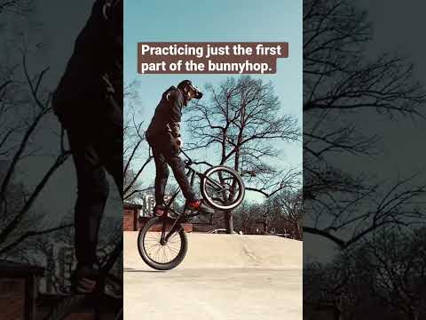 BMX - first part of the bunnyhop #bunnyhop #bmx #bmxtricks #bunny hop #beginner #basics #shorts