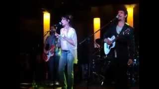 Fernanda Abreu, cantando "Dois" no show de Pedro Luis - Abril2012