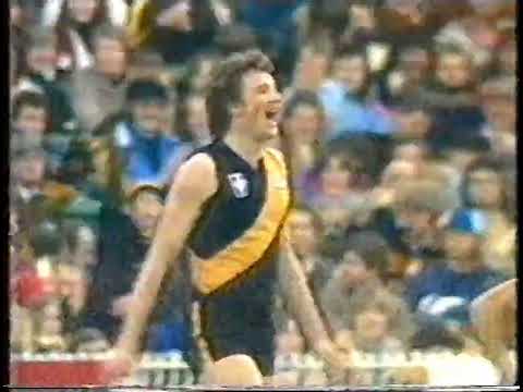 Michael Roach kicks 6 v North Melbourne - Round 17 1979