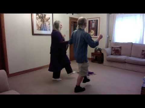 Lesnoto - Circle Dance with Cindy & Adrian