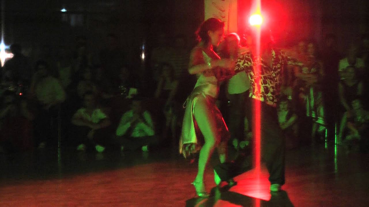 'Alfonsina y el mar' - Gaston Torelli & Moira Castellano.MTS