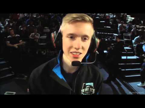 League of Legends Faker and Froggen exchanging ideas