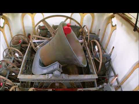 Hosanna III - Hosanna accompanied by call-changes on the middle six.