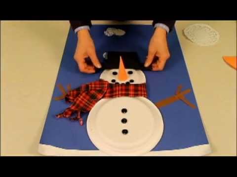 Bonhomme de neige avec des assiettes