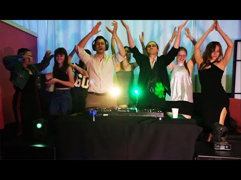 Poneta - Mundo Loco (Official Music Video)