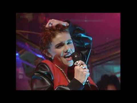 D Mob Introducing Cathy Dennis - C'mon and get my love (Studio, TOTP)