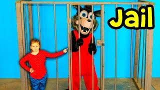 Assistant The Engineering Family Big Bad Wolf Steals Toy Fair Surprises! Video New Toy Adventure  Fi