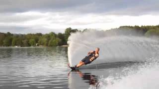 preview picture of video 'Barry & Ben Waterskiing'
