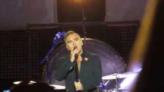 Morrissey-INTRO/HAND IN GLOVE*[The Smiths]-May 7, 2014-City National Civic San Jose CA-MOZ Marr-Live