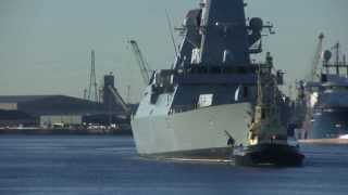Royal Navy Destroyer HMS Duncan leaves the River Tyne 9th February 2015