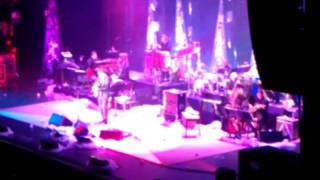 Vince Gill and friends: Santa Claus is Coming