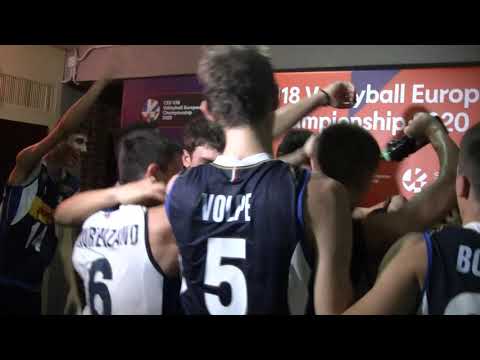 La doccia liberatoria di Mattia Boninfante dopo la partita