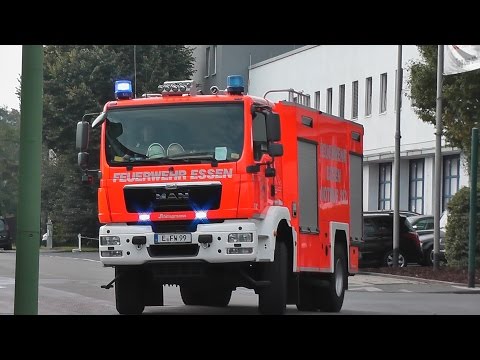 ELW FIS Und PTLF Der Feuerwehr Essen Feuerwache 1 Auf Einsatzfahrt