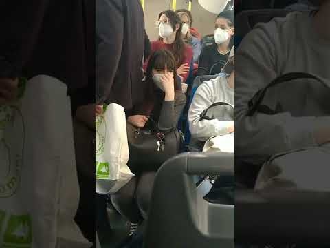 lite sull'autobus di Palermo per mancata mascherina.