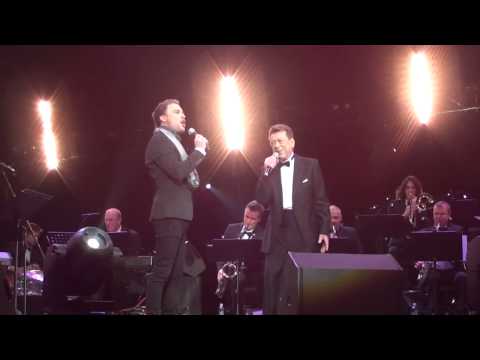 Stasio Povilaičio koncerto klausosi pilna arena, su maestro dainą atliko Mantas Jankavičius