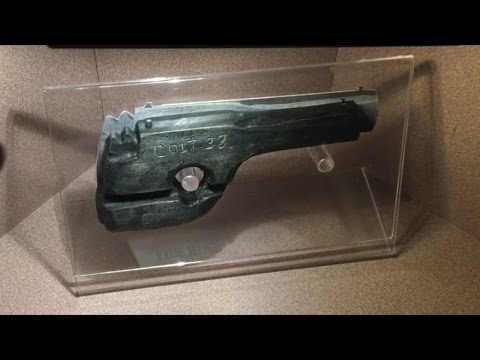 TDW 1592 - Dillinger's Fake Jailbreak Weapon