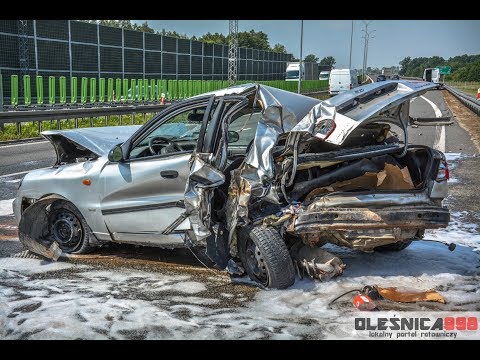 18.08.2017- O krok od tragedii. Wypadek przy zmianie koła na S8