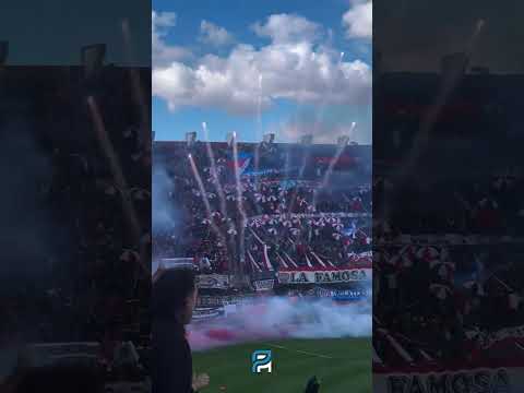 "Recibimiento de La Famosa Banda de San Martin - Chacarita Juniors en el clásico vs Atlanta" Barra: La Famosa Banda de San Martin &bull; Club: Chacarita Juniors