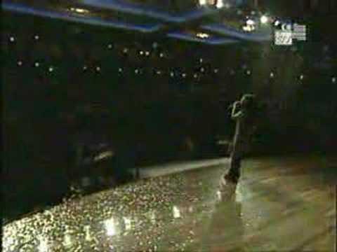 Ella Live - Standing in the Eyes of the World