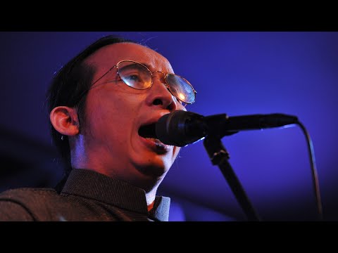 Thể hiện bởi Hà Chương