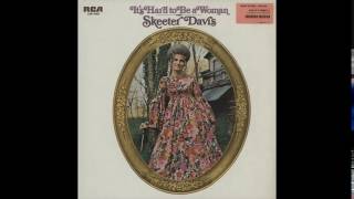 Someone Up There Still Loves Me - Skeeter Davis