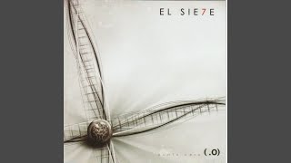 En Pie Lyrics English Translation
