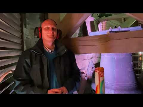 Osterkerze im Glockengeläut