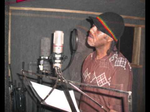 Riddim "945 Dub"- LINVAL THOMPSON"Country Living"/DIXIE PEACH"Trod On Home"