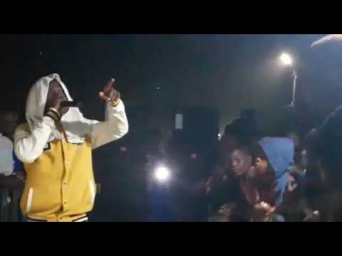 @Projahson3 Young multi-talented artist causing traffic in the streets of ghana 🚦🇬🇭