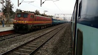 preview picture of video '12445 Uttar Sampark kranti Express Meets 12920 Malwa superfast express at Ramnagar J&K'