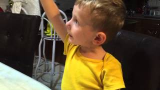 Download lagu Kid singing Fuck Martinez 'Funny' mp3