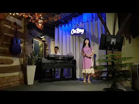Thể hiện bởi Hoài Mỹ