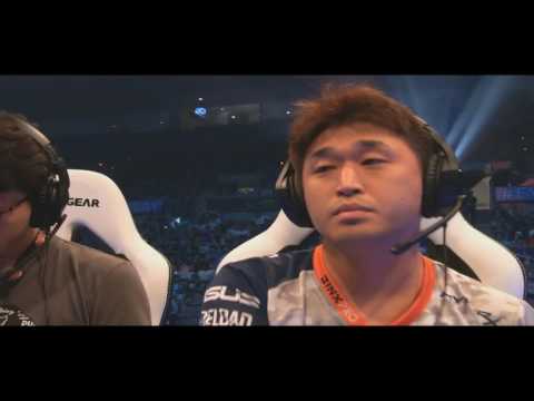 Evo 2017 - Tekken 7 Finals: Saint vs Knee