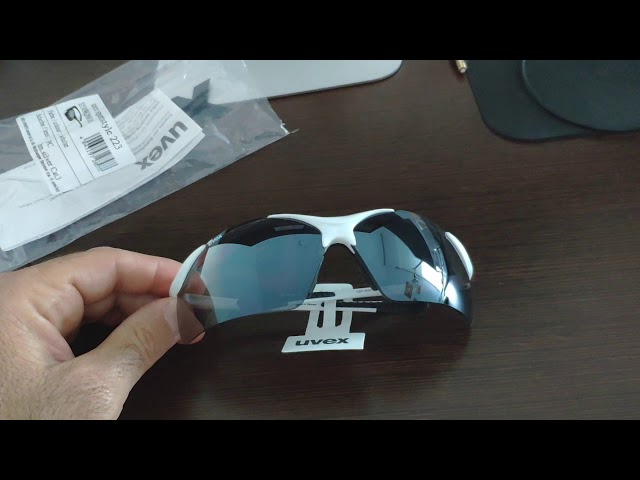 Vídeo relacionado con uvex sportstyle 114, gafas outdoor unisex, de espejo, incl. lentes intercambiables con filtros de categoría 0, 1 y 3, black matt/silver, one size